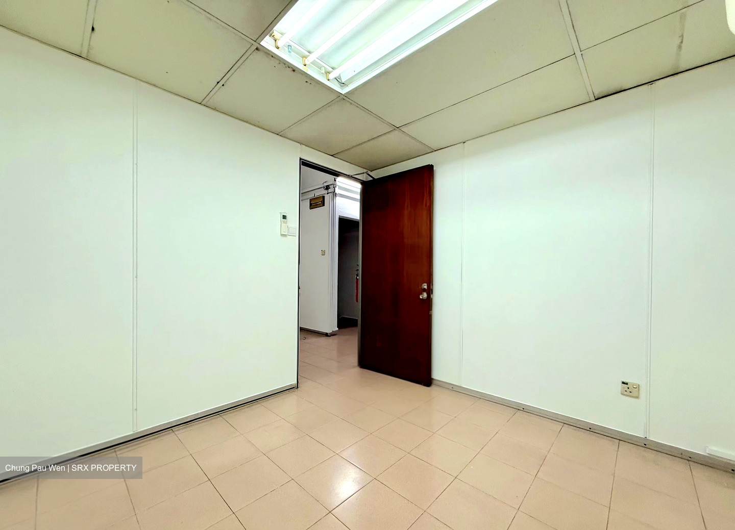 Jurong West Street 92 (D22), Shop House #584826571